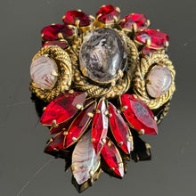 Charger l'image dans la galerie, Belle broche ancienne signée Christian Dior 1964
