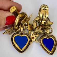 Charger l'image dans la galerie, Belles grandes boucles vintage couture signées Zoé Coste
