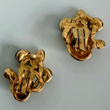 Charger l'image dans la galerie, Jolies boucles d’oreilles clips vintage signées Taratata
