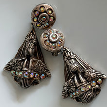 Load image into Gallery viewer, Kalinger, belles boucles clips vintage pendantes style Art déco
