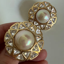 Charger l'image dans la galerie, Grosses boucles clips vintage couture signées Chr. Dior Germany
