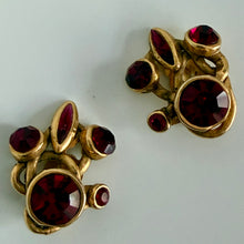 Charger l'image dans la galerie, Jolies boucles d’oreilles clips vintage signées Taratata

