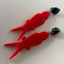 Charger l'image dans la galerie, Longues boucles clips pendantes vintage perroquets made in Germany
