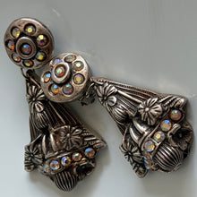 Load image into Gallery viewer, Kalinger, belles boucles clips vintage pendantes style Art déco

