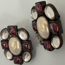 Charger l'image dans la galerie, Sublimes boucles d’oreilles clips vintage signées Poggi, Paris
