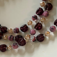 Charger l'image dans la galerie, Très joli collier vintage en perles de verre, années 50
