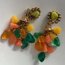 Charger l'image dans la galerie, Sublimes boucles clips vintage pendantes oversized signées PG

