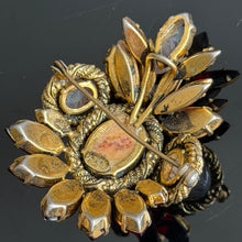Charger l'image dans la galerie, Belle broche ancienne signée Christian Dior 1964
