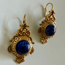 Charger l'image dans la galerie, Belles boucles d’oreilles vintage signées Zoé Coste
