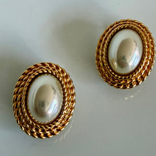 Charger l'image dans la galerie, Belles boucles vintage signées Christian Dior Germany années 70 / 80
