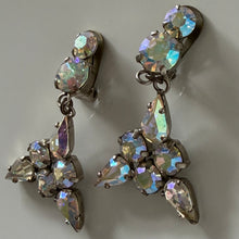 Load image into Gallery viewer, Jolies boucles clips pendantes années 50
