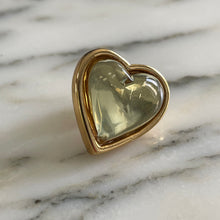 Charger l&#39;image dans la galerie, Yves Saint Laurent Rive Gauche, charmant pin’s coeur en résine jaune
