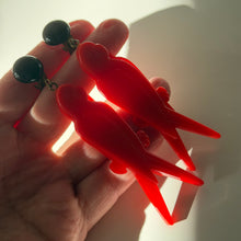 Charger l'image dans la galerie, Longues boucles clips pendantes vintage perroquets made in Germany
