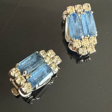 Charger l'image dans la galerie, Jolies boucles d’oreilles signées Chr.Dior 1974
