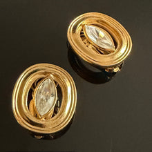 Charger l'image dans la galerie, Jolies boucles vintage couture signées YSL
