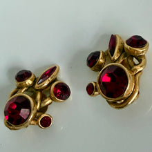 Charger l'image dans la galerie, Jolies boucles d’oreilles clips vintage signées Taratata
