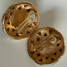 Charger l'image dans la galerie, Grosses boucles clips vintage couture signées Chr. Dior Germany

