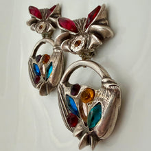 Charger l'image dans la galerie, Grosses boucles vintage couture oversized en résine argentée par Kalinger
