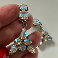 Load image into Gallery viewer, Jolies boucles clips pendantes années 50

