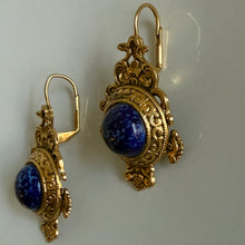 Charger l'image dans la galerie, Belles boucles d’oreilles vintage signées Zoé Coste
