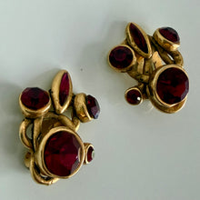 Charger l'image dans la galerie, Jolies boucles d’oreilles clips vintage signées Taratata
