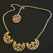 Charger l'image dans la galerie, Très joli collier ancien métal doré et pierres bleues Henry
