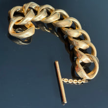 Charger l'image dans la galerie, Joli bracelet vintage couture en métal doré signé Kalinger
