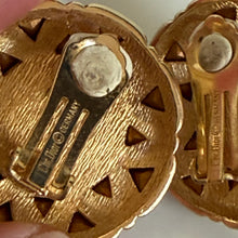 Charger l'image dans la galerie, Grosses boucles clips vintage couture signées Chr. Dior Germany
