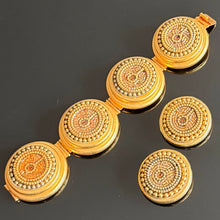 Charger l'image dans la galerie, Beau et rare set vintage couture bracelet et boucles d’oreilles Kalinger
