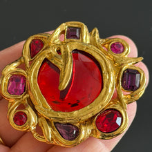 Charger l'image dans la galerie, Belle grosse broche vintage couture YSL par Goossens
