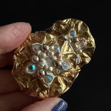 Load image into Gallery viewer, Beautiful vintage couture earrings in gold resin, signed Jacky de G.
