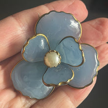 Charger l&#39;image dans la galerie, Très belle broche ancienne en pâte de verre Gripoix
