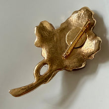 Charger l'image dans la galerie, Belle broche oversize feuille de chêne par Kalinger
