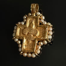 Load image into Gallery viewer, Pendentif vintage couture croix en métal doré émaillé par JL Scherrer
