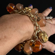 Charger l'image dans la galerie, Bracelet vintage couture motif têtes de Méduse
