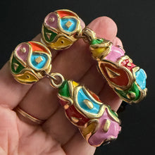 Charger l'image dans la galerie, Belles boucles pendantes en résine colorée par Jacky de G
