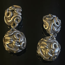 Load image into Gallery viewer, Beautiful vintage couture earrings in silver resin, signed Kalinger
