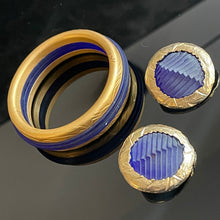 Charger l'image dans la galerie, Parure vintage boucles d’oreilles + bracelet Montana en metal doré résine bleue

