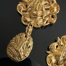 Charger l'image dans la galerie, Sublime set vintage couture boucles clips et broche / pendentif signé YSL
