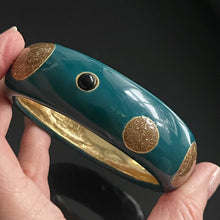 Charger l&#39;image dans la galerie, Sublime et rare bracelet vintage signé Balenciaga en métal doré et émaillé avec petits cabochons de verre
