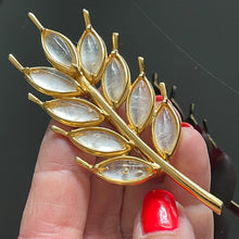 Charger l&#39;image dans la galerie, Belle et rare broche couture épi de blé signée YSL
