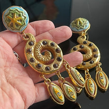 Charger l&#39;image dans la galerie, Sublimes et rares boucles d’oreilles pendantes oversize signées Kalinger
