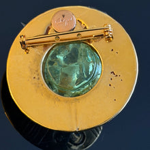 Charger l'image dans la galerie, Sublime broche en résine dorée, résine verte et pierres bleues signée Kalinger
