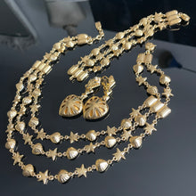 Charger l&#39;image dans la galerie, Rare set vintage couture YSL par Goossens, cœurs et étoiles en cristal de Swarovski
