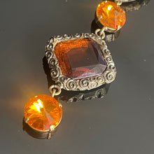 Charger l&#39;image dans la galerie, Très beau collier vintage en métal patine bronze et pierres colorées (cristal) signé Xavier Loubens
