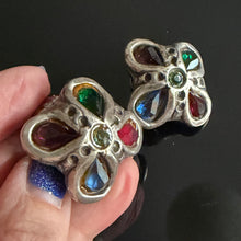 Charger l'image dans la galerie, Jolis petits clips vintage couture signés Kalinger
