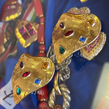 Charger l'image dans la galerie, Grosses boucles cœurs en métal doré YSL par Goossens
