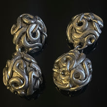 Load image into Gallery viewer, Beautiful vintage couture earrings in silver resin, signed Kalinger
