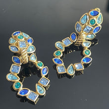 Charger l&#39;image dans la galerie, Jolie parure vintage collier + boucles pendantes pierres bleues signée YSL
