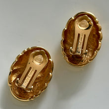 Charger l'image dans la galerie, Belles boucles clips vintage couture signées Christian Dior Germany, années 70/80
